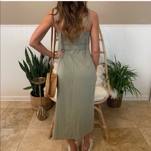 Button-Front Cut-Out Midi Dress - Picture 5 of 7